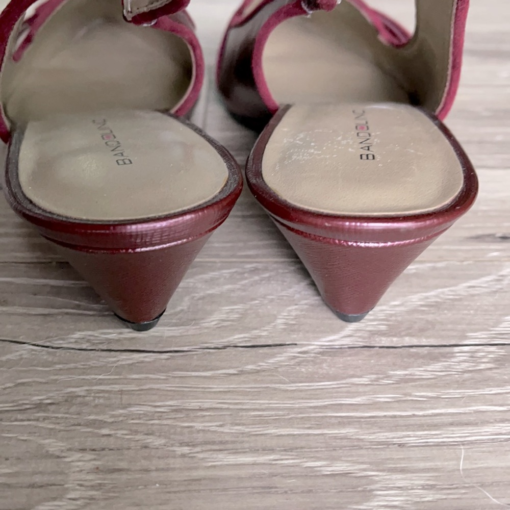 NWOB Bandolino maroon flat wedge with bow - Picture 3 of 9